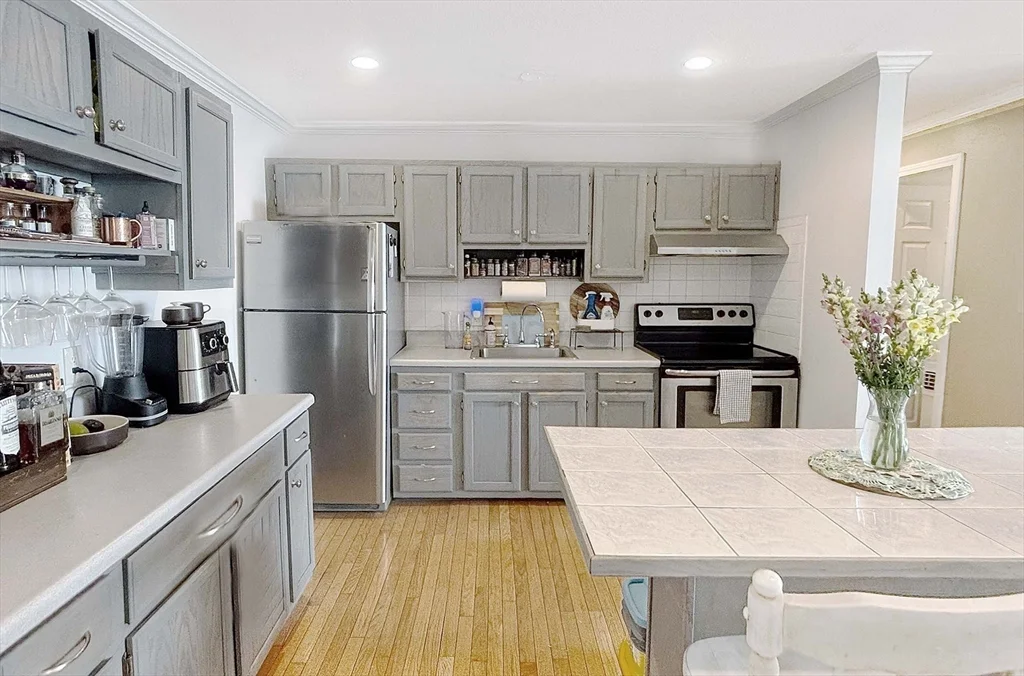 1 bed, 1 bath apartment for rent at 500 Revere Beach Boulevard Unit 504, Revere — photo 4 of 18