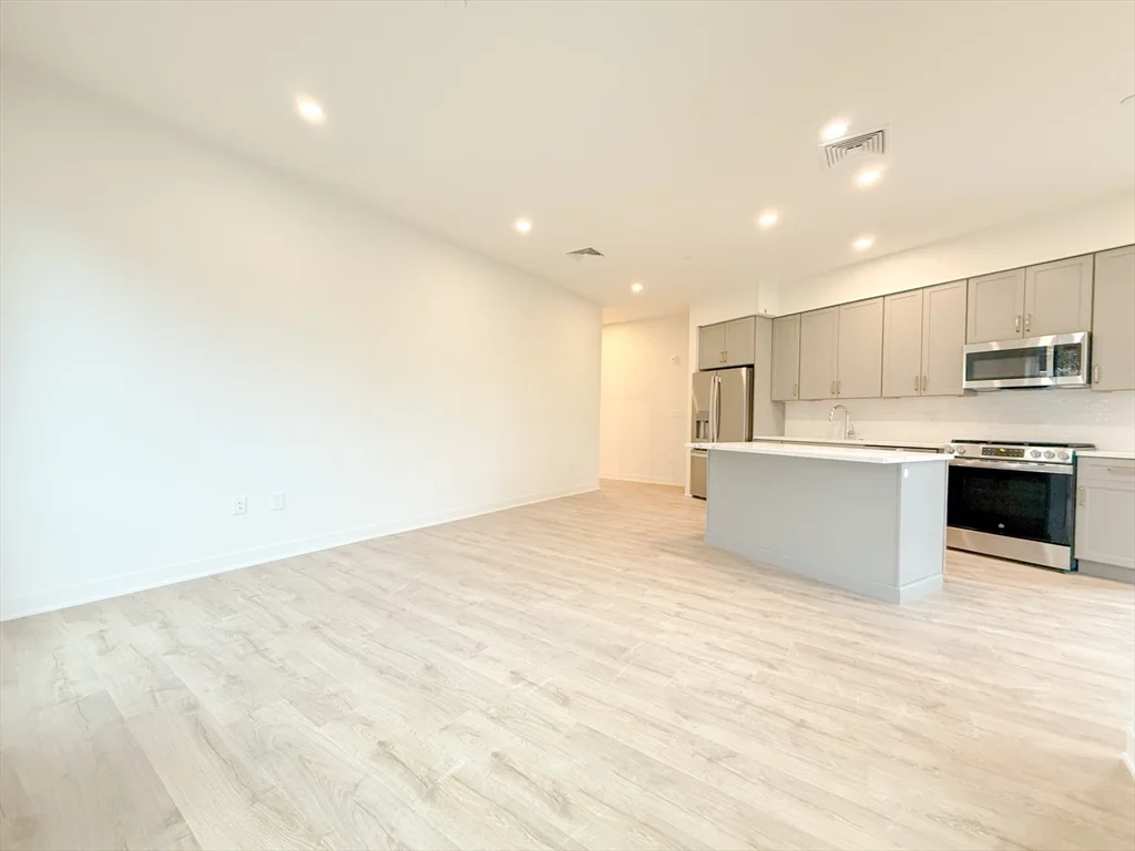 1 bed, 1 bath apartment for rent at 500 Talbot Ave Unit 102, Dorchester — photo 2 of 17