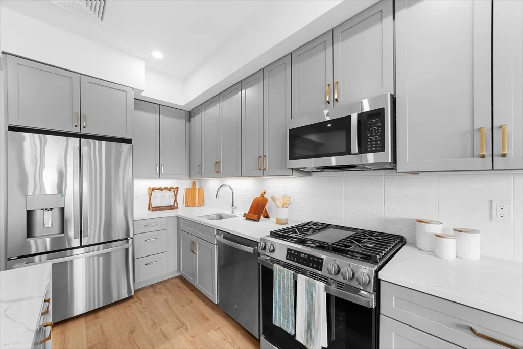 1 bed, 1 bath apartment for rent at 500 Talbot Ave Unit 311, Dorchester — photo 2 of 22
