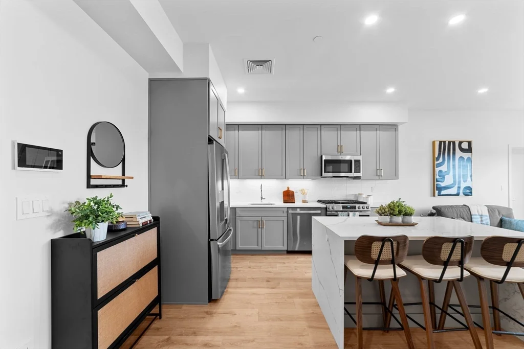1 bed, 1 bath apartment for rent at 500 Talbot Ave Unit 406, Dorchester — photo 1 of 24