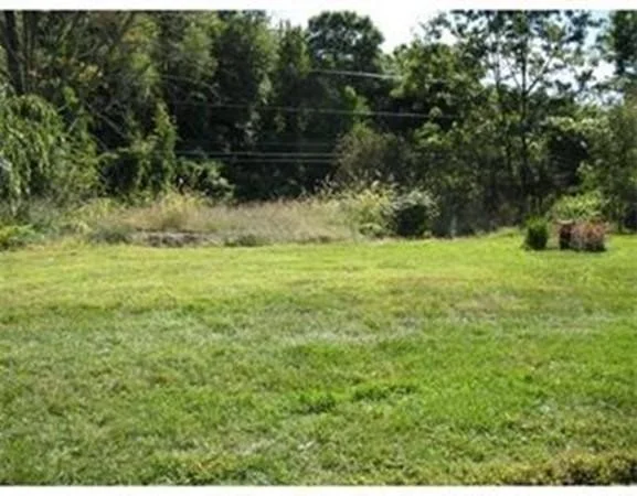 3 bed, 1 bath apartment for rent at 500 W Main St, Northborough — photo 3 of 18