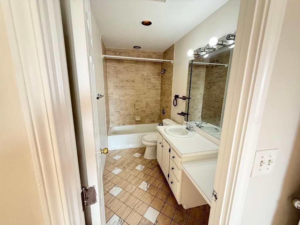 2 bed, 2 bath apartment for rent at 500 Washington St Unit 604, Quincy — photo 10 of 14