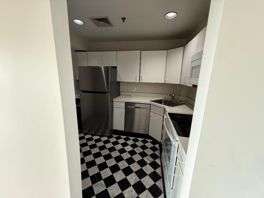 2 bed, 2 bath apartment for rent at 500 Washington St Unit 604, Quincy — photo 8 of 14