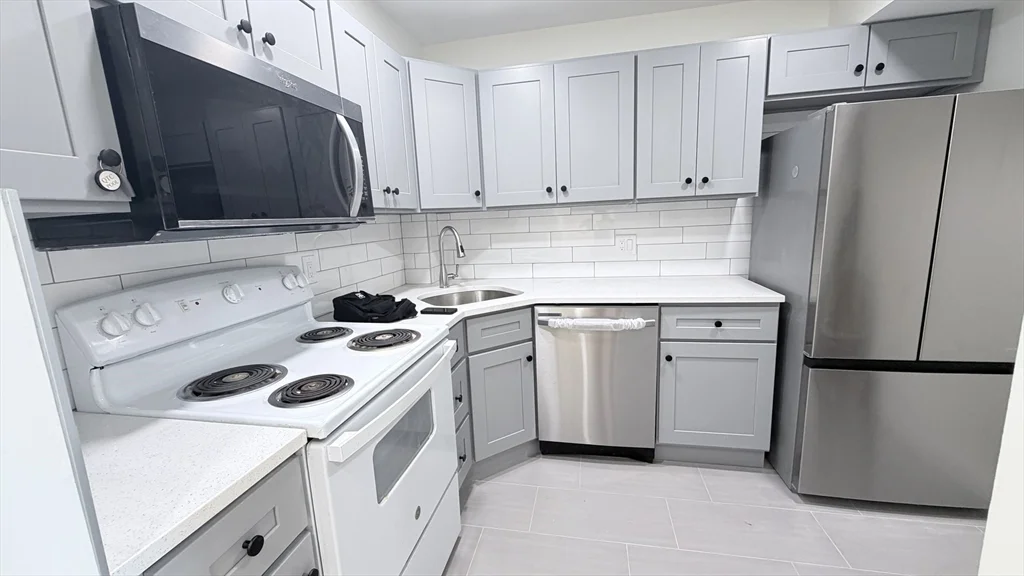 2 bed, 2 bath apartment for rent at 500 Washington St Unit 207, Quincy — photo 1 of 18