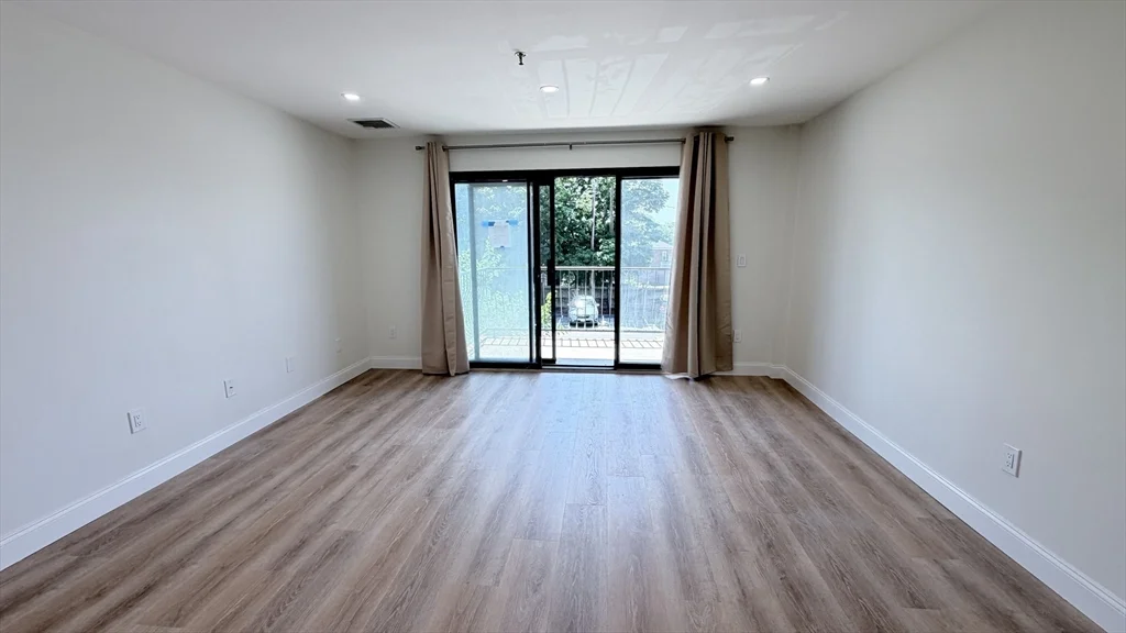 2 bed, 2 bath apartment for rent at 500 Washington St Unit 207, Quincy — photo 3 of 18