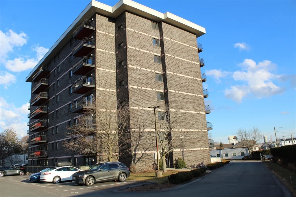2 bed, 2 bath apartment for rent at 500 Washington St Unit 601, Quincy Point — photo 3 of 11