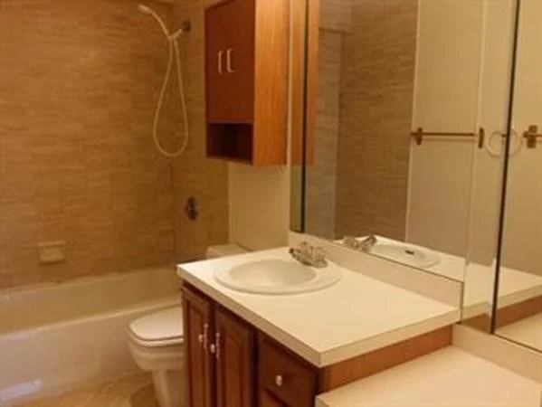 2 bed, 2 bath apartment for rent at 500 Washington St Unit 701, Quincy — photo 10 of 20