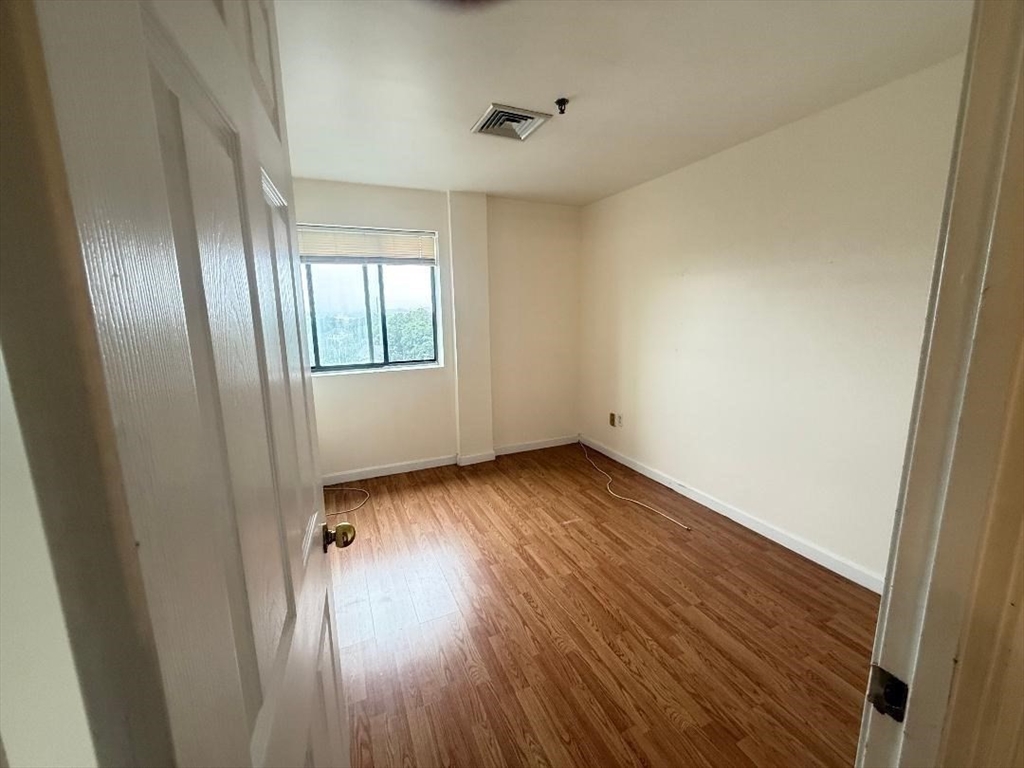 2 bed, 2 bath apartment for rent at 500 Washington St Unit 710, Quincy — photo 9 of 14