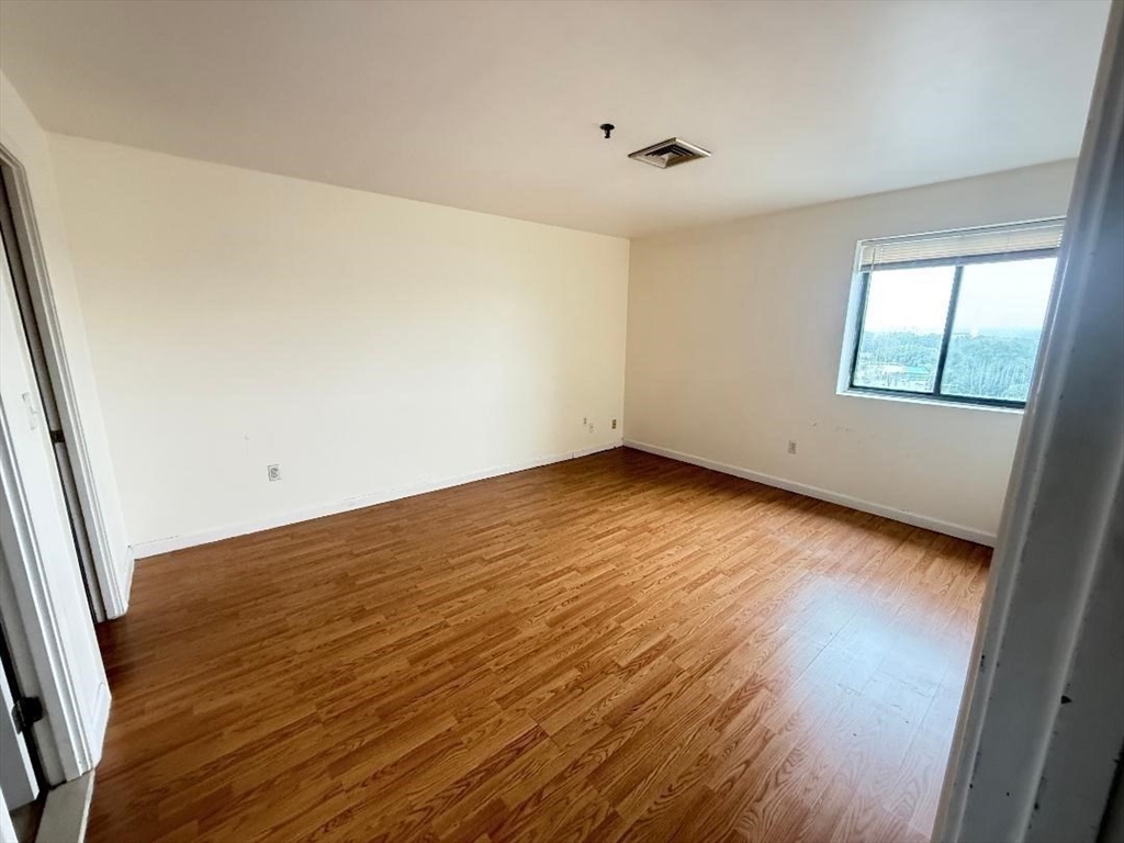 2 bed, 2 bath apartment for rent at 500 Washington St Unit 710, Quincy — photo 5 of 14