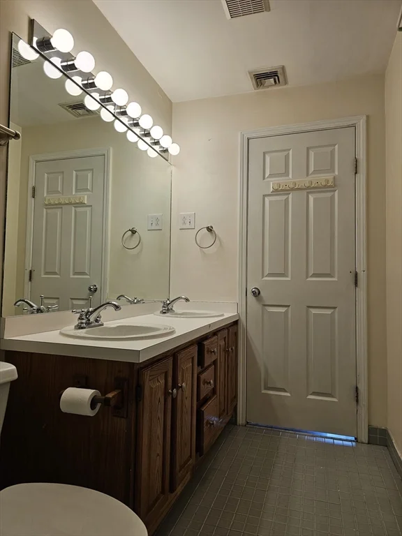 2 bed, 2 bath apartment for rent at 500 Washington St Unit 805, Quincy — photo 23 of 27