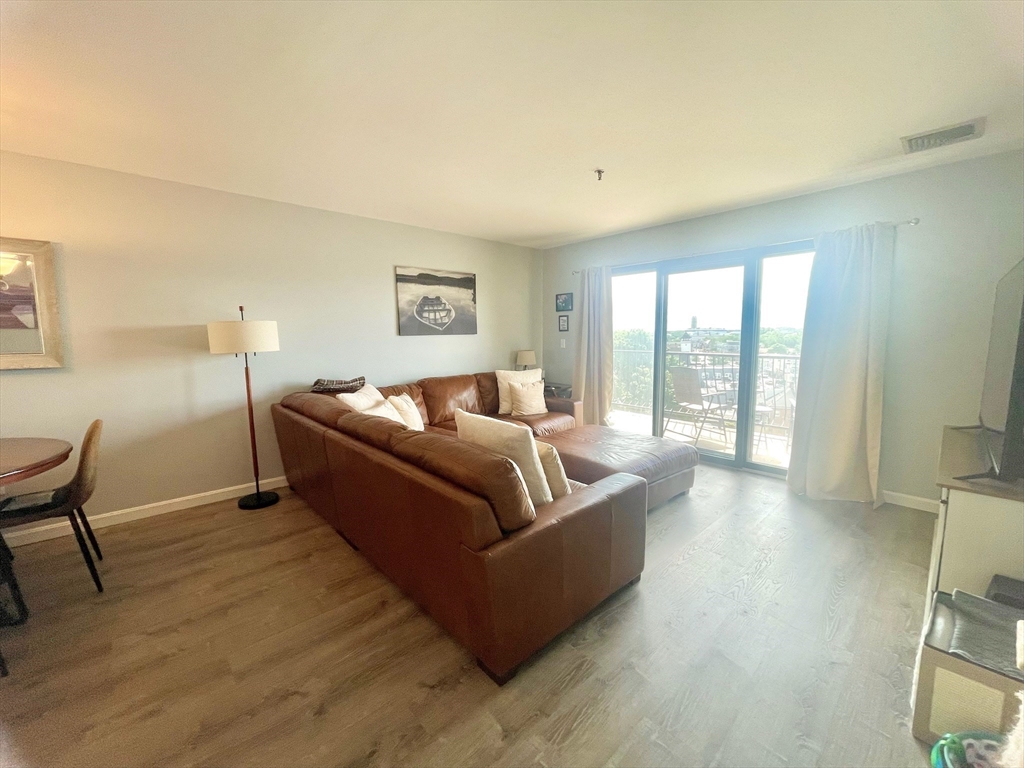 2 bed, 2 bath apartment for rent at 500 Washington Unit 609, Quincy — photo 2 of 9