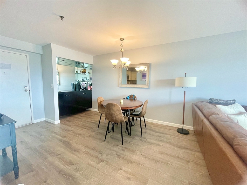 2 bed, 2 bath apartment for rent at 500 Washington Unit 609, Quincy — photo 3 of 9