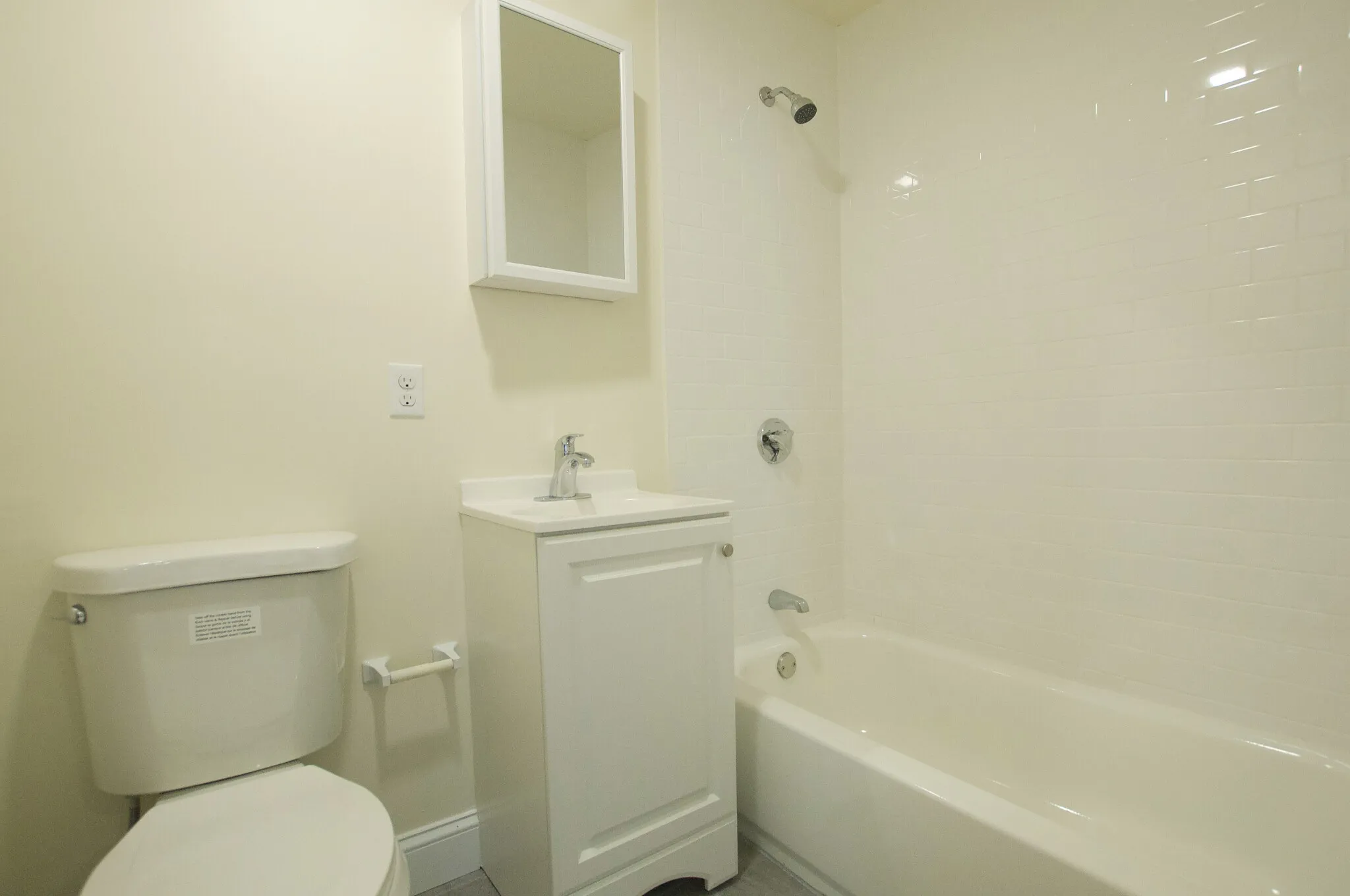 Studio bed, 1 bath apartment for rent at 501 East Broadway Unit 3, South Boston — photo 4 of 7