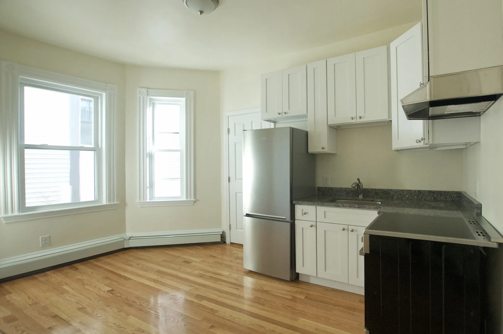 Studio bed, 1 bath apartment for rent at 501 East Broadway Unit 8, South Boston