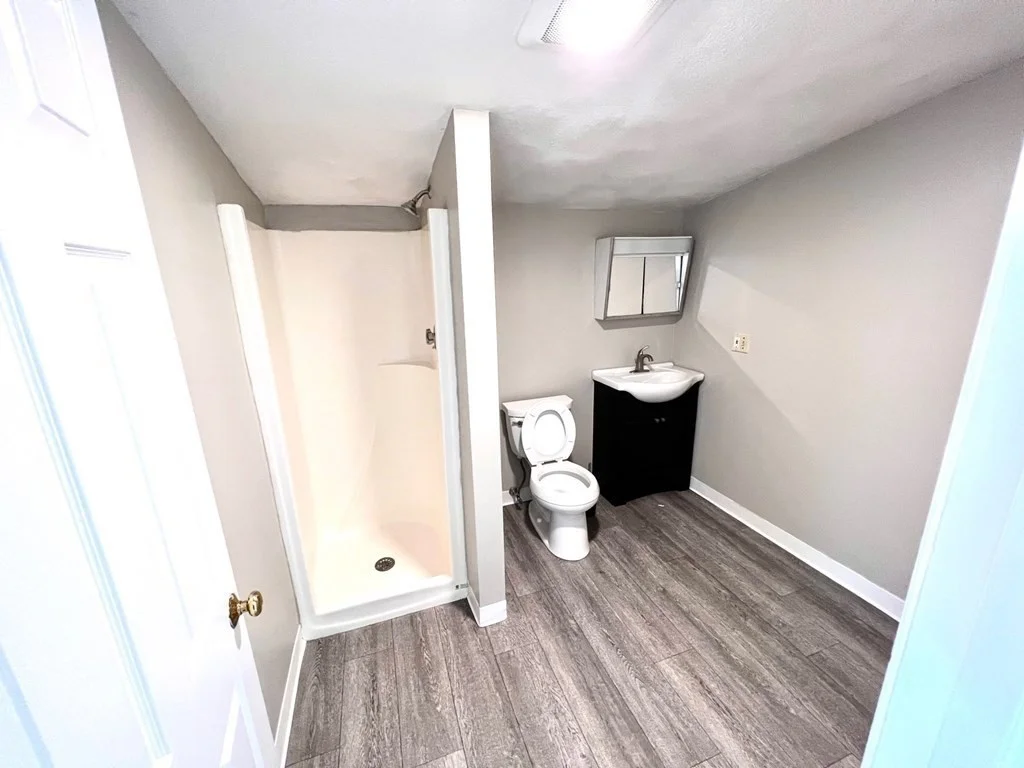 3 bed, 2 bath apartment for rent at 501 Shirley St Unit right, Winthrop — photo 9 of 12