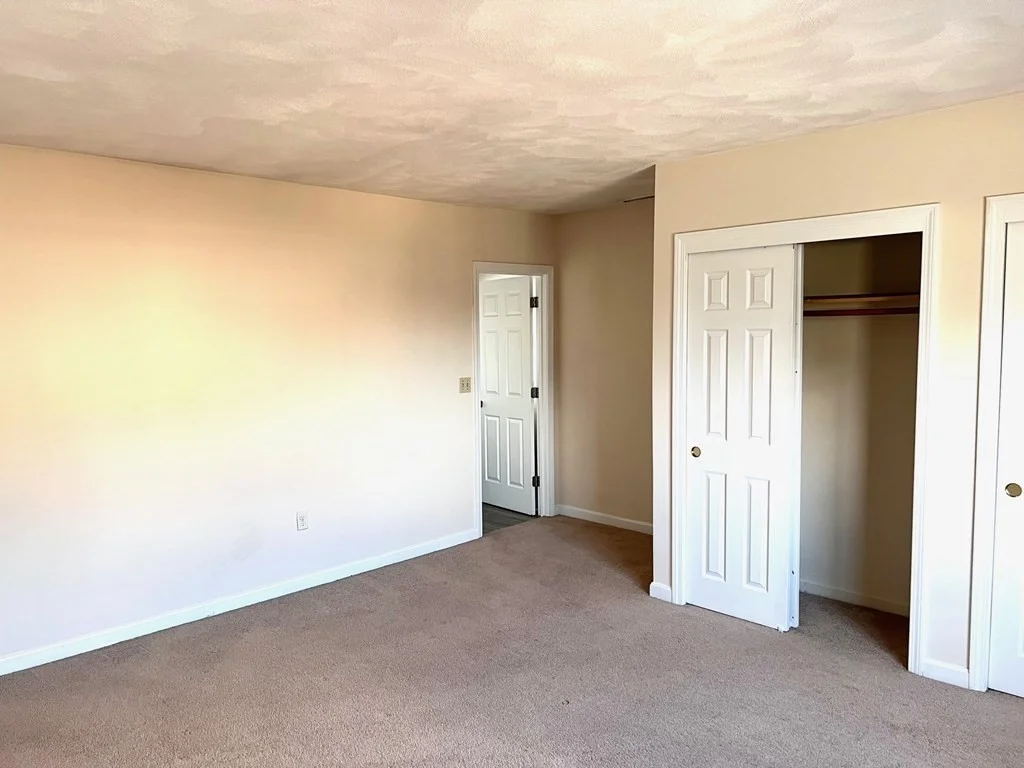 3 bed, 2 bath apartment for rent at 501 Shirley St Unit right, Winthrop — photo 5 of 12