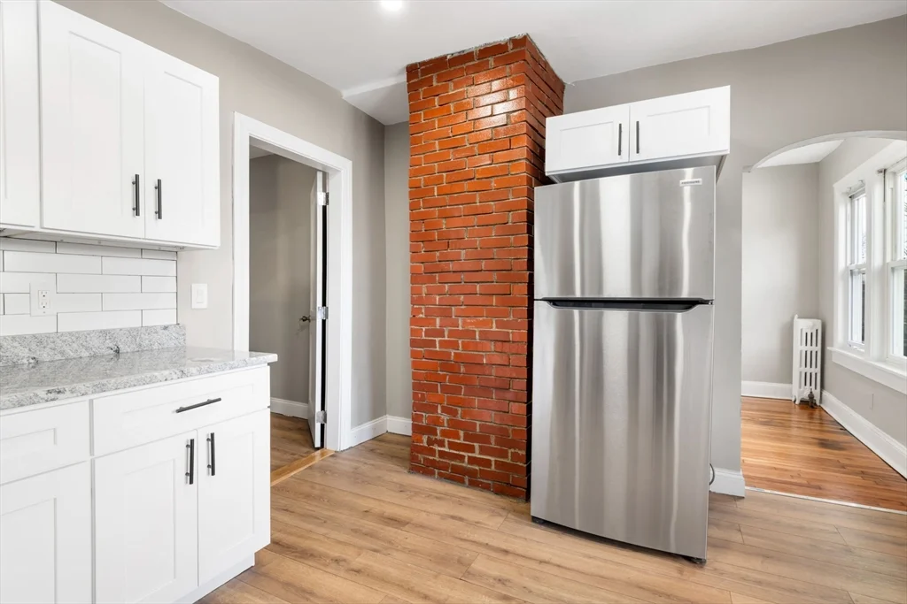 2 bed, 1 bath apartment for rent at 501 Warren Ave Unit 6, Roxbury — photo 4 of 14