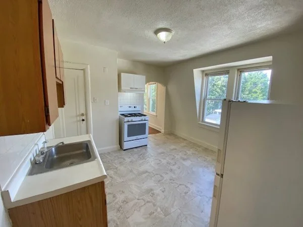 2 bed, 1 bath apartment for rent at 501 Warren St Unit 4, Dorchester — photo 2 of 12