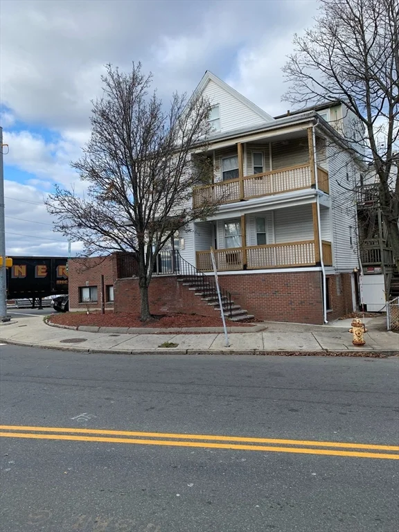 2 bed, 1 bath apartment for rent at 502 Beach St Unit 2, Revere