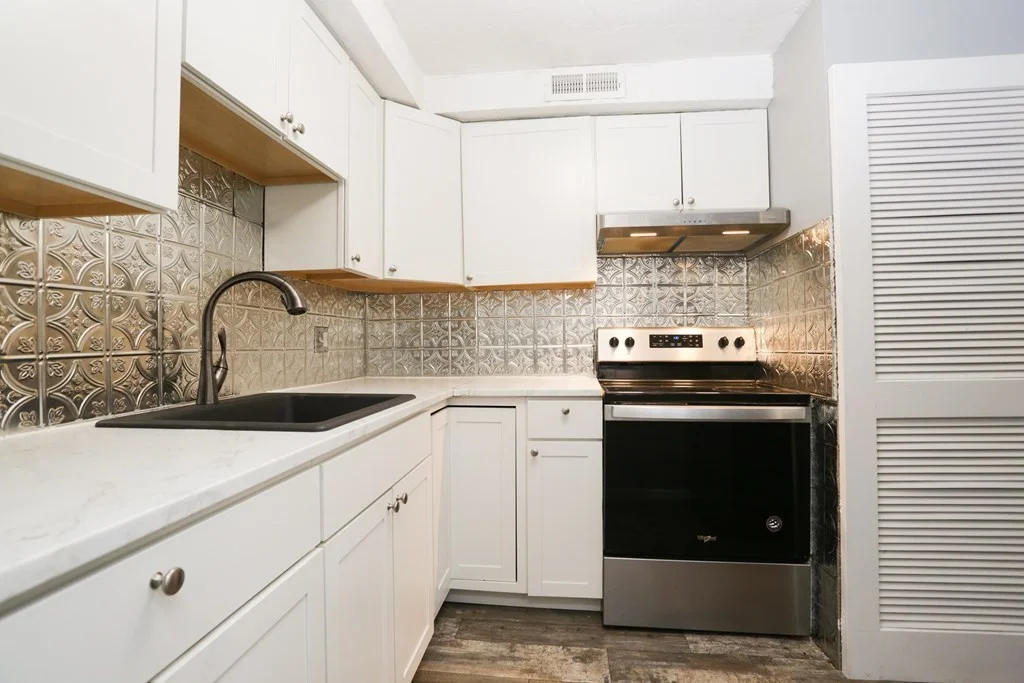 2 bed, 1 bath apartment for rent at 502 Oak Unit 5, Brockton — photo 5 of 19