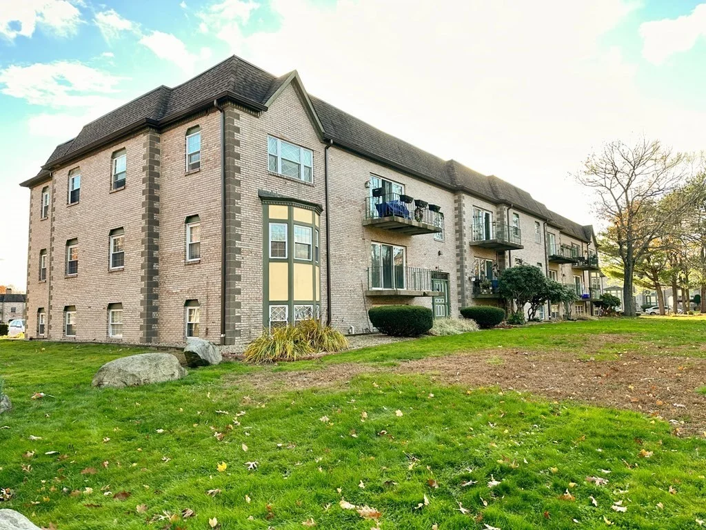 2 bed, 1 bath apartment for rent at 502 Oak Unit 5, Brockton — photo 1 of 19