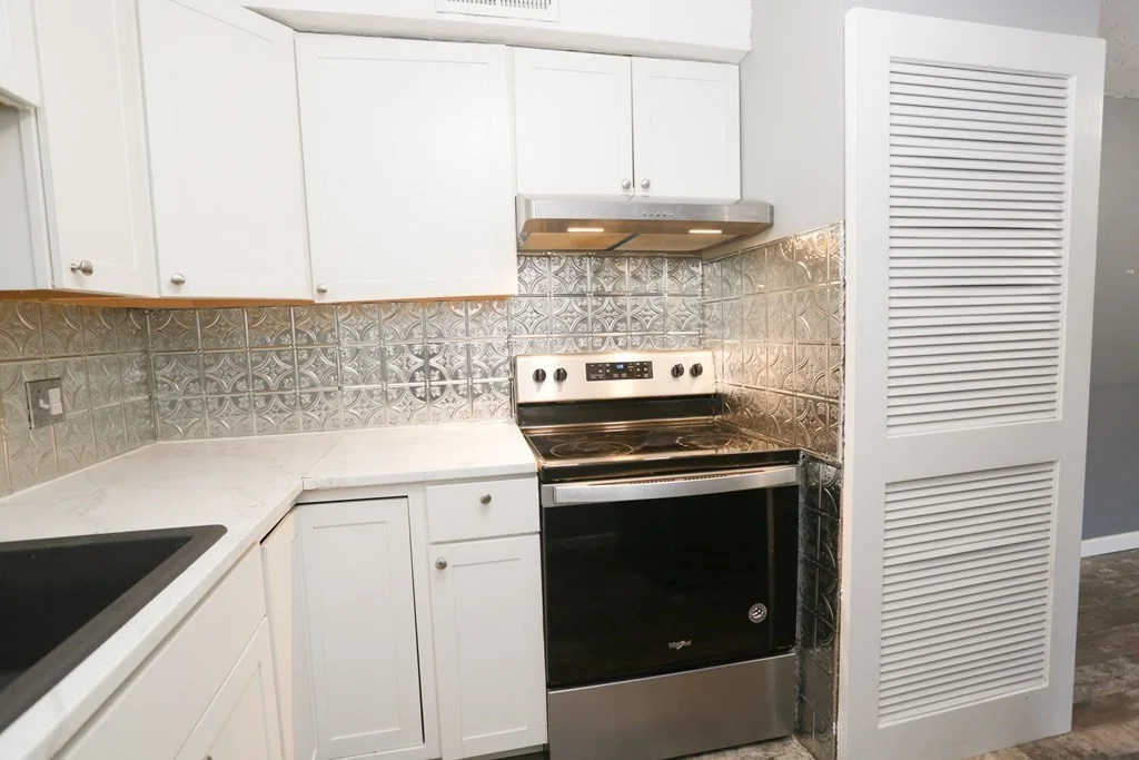 2 bed, 1 bath apartment for rent at 502 Oak Unit 5, Brockton — photo 4 of 19