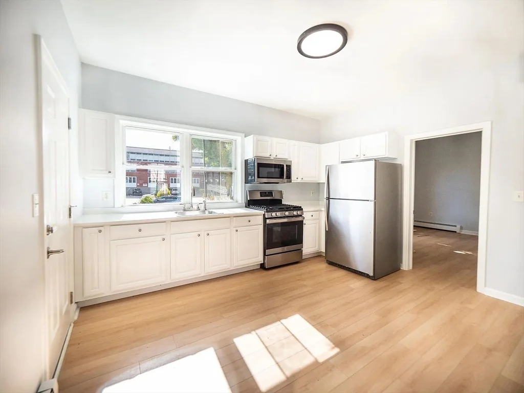 2 bed, 1 bath apartment for rent at 502 Somerville Ave Unit 2, Spring Hill — photo 2 of 11