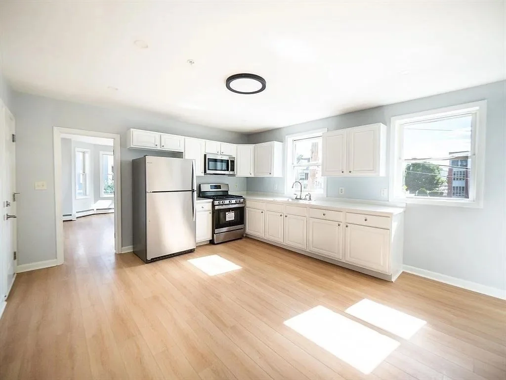 3 bed, 1 bath apartment for rent at 502 Somerville Ave Unit 3, Ward Two — photo 9 of 21