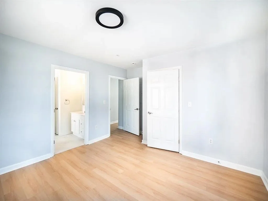 3 bed, 1 bath apartment for rent at 502 Somerville Ave Unit 3, Ward Two — photo 19 of 21