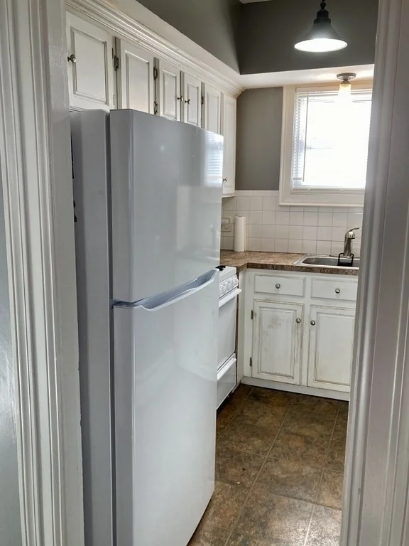 3 bed, 1 bath apartment for rent at 503 William St Unit 1, Fall River — photo 7 of 17