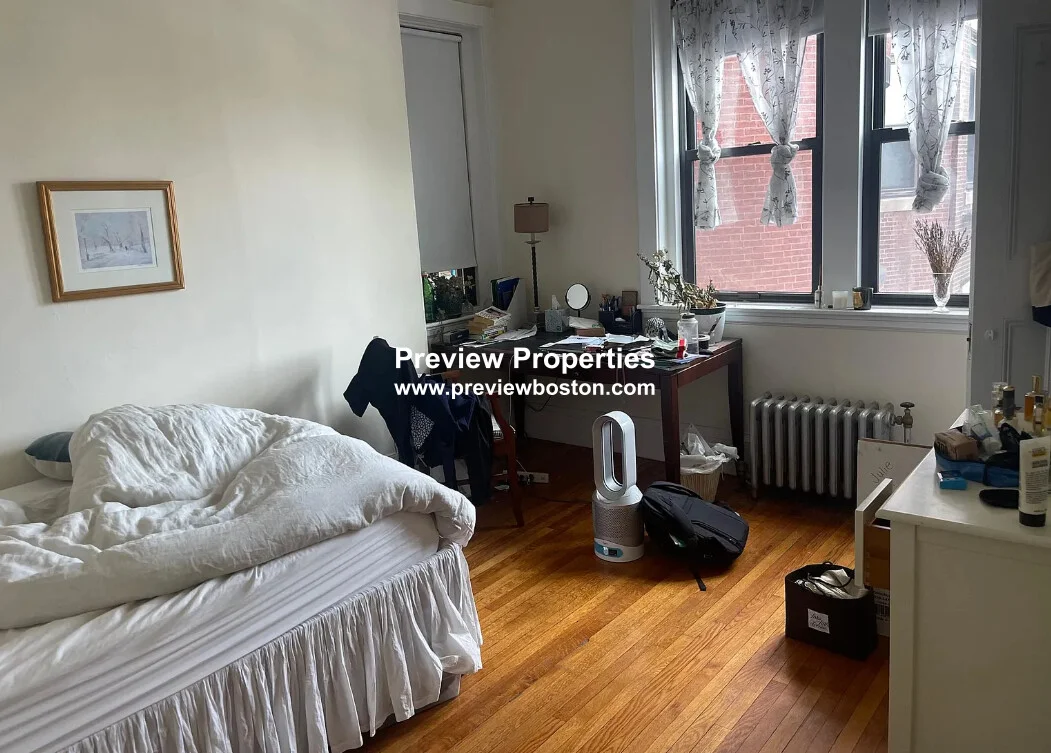 Studio bed, 1 bath apartment for rent at 504 Beacon St Unit 2P, Back Bay — photo 3 of 7