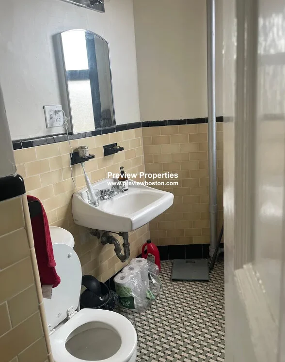Studio bed, 1 bath apartment for rent at 504 Beacon St Unit 2P, Back Bay — photo 5 of 7