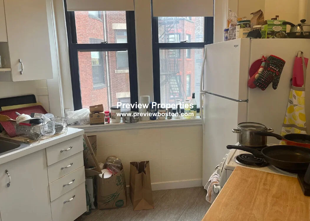 Studio bed, 1 bath apartment for rent at 504 Beacon St Unit 2P, Back Bay — photo 4 of 7