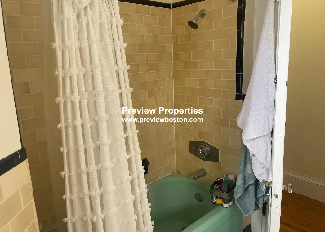 Studio bed, 1 bath apartment for rent at 504 Beacon St Unit 2P, Back Bay — photo 6 of 7