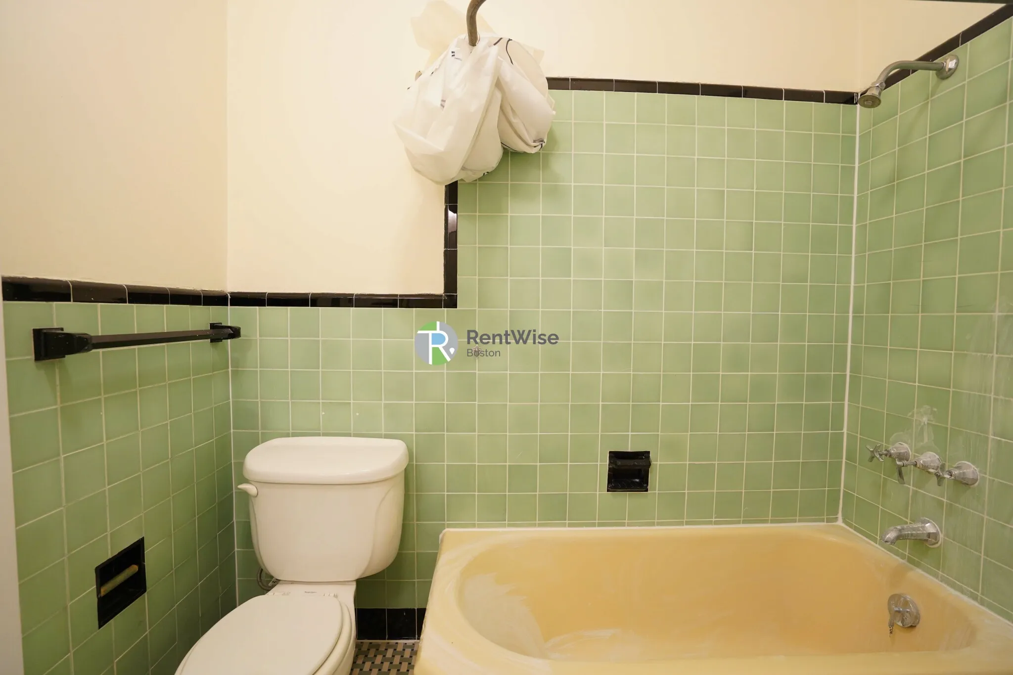 Studio bed, 1 bath apartment for rent at 504 Beacon St Unit 34, Back Bay — photo 8 of 13