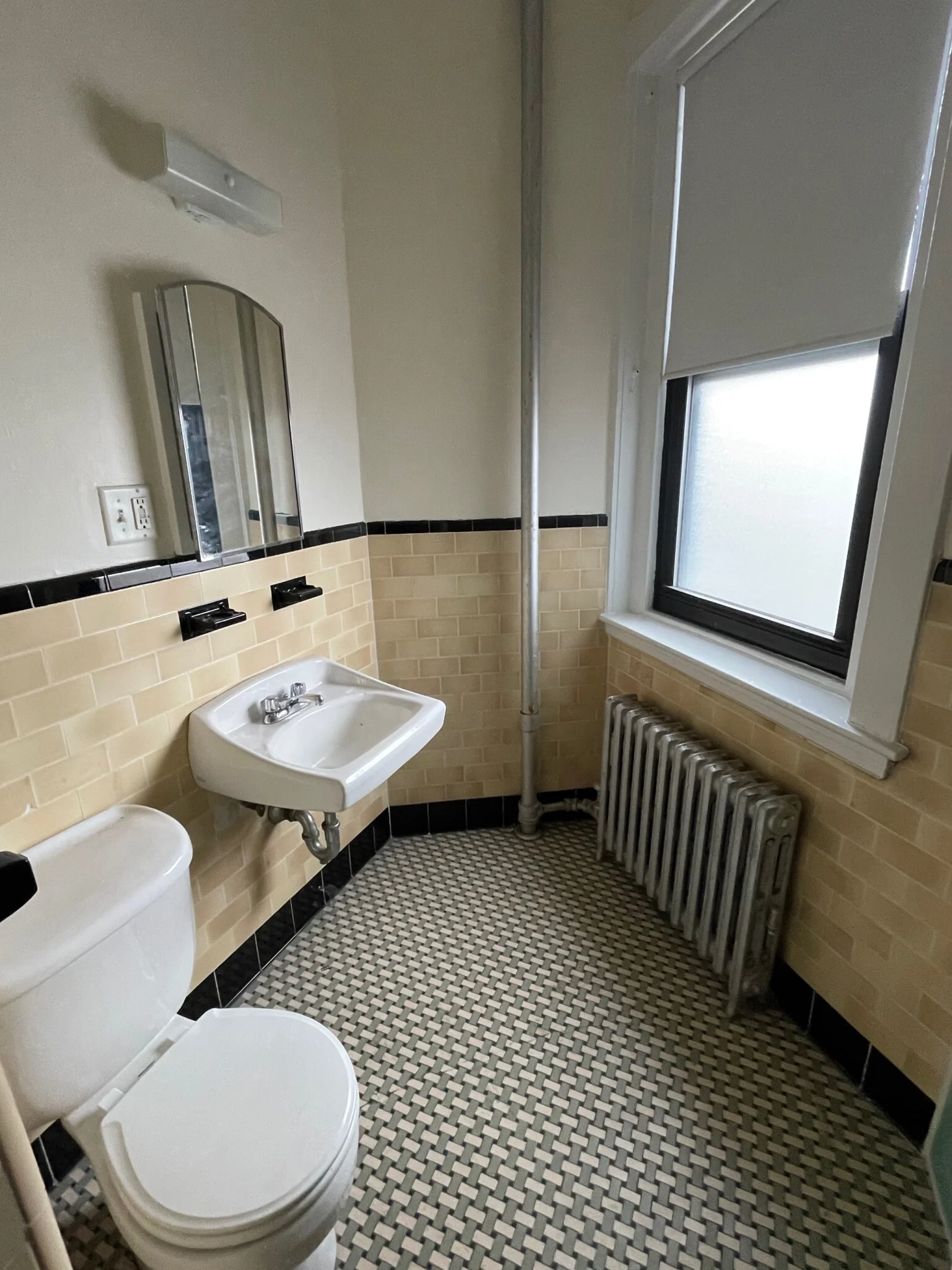 2 bed, 1 bath apartment for rent at 504 Beacon St Unit 35, Fenway — photo 6 of 10