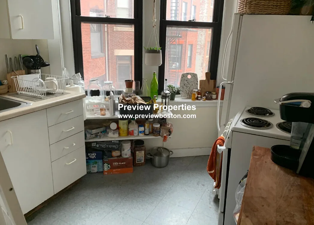 2 bed, 1 bath apartment for rent at 504 Beacon St Unit 35P, Back Bay — photo 5 of 6