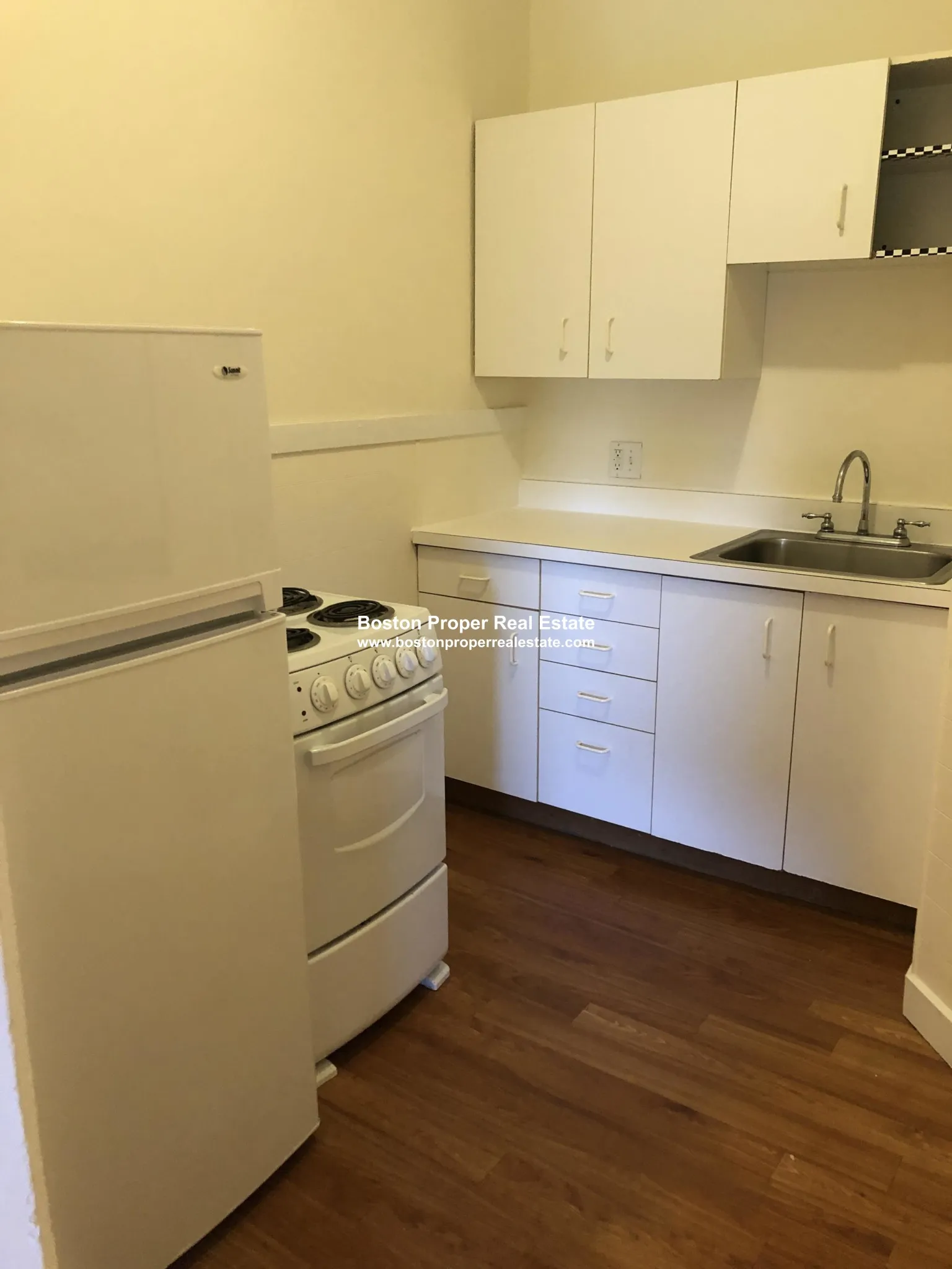 Studio bed, 1 bath apartment for rent at 504 Beacon St Unit 44, Back Bay — photo 3 of 8