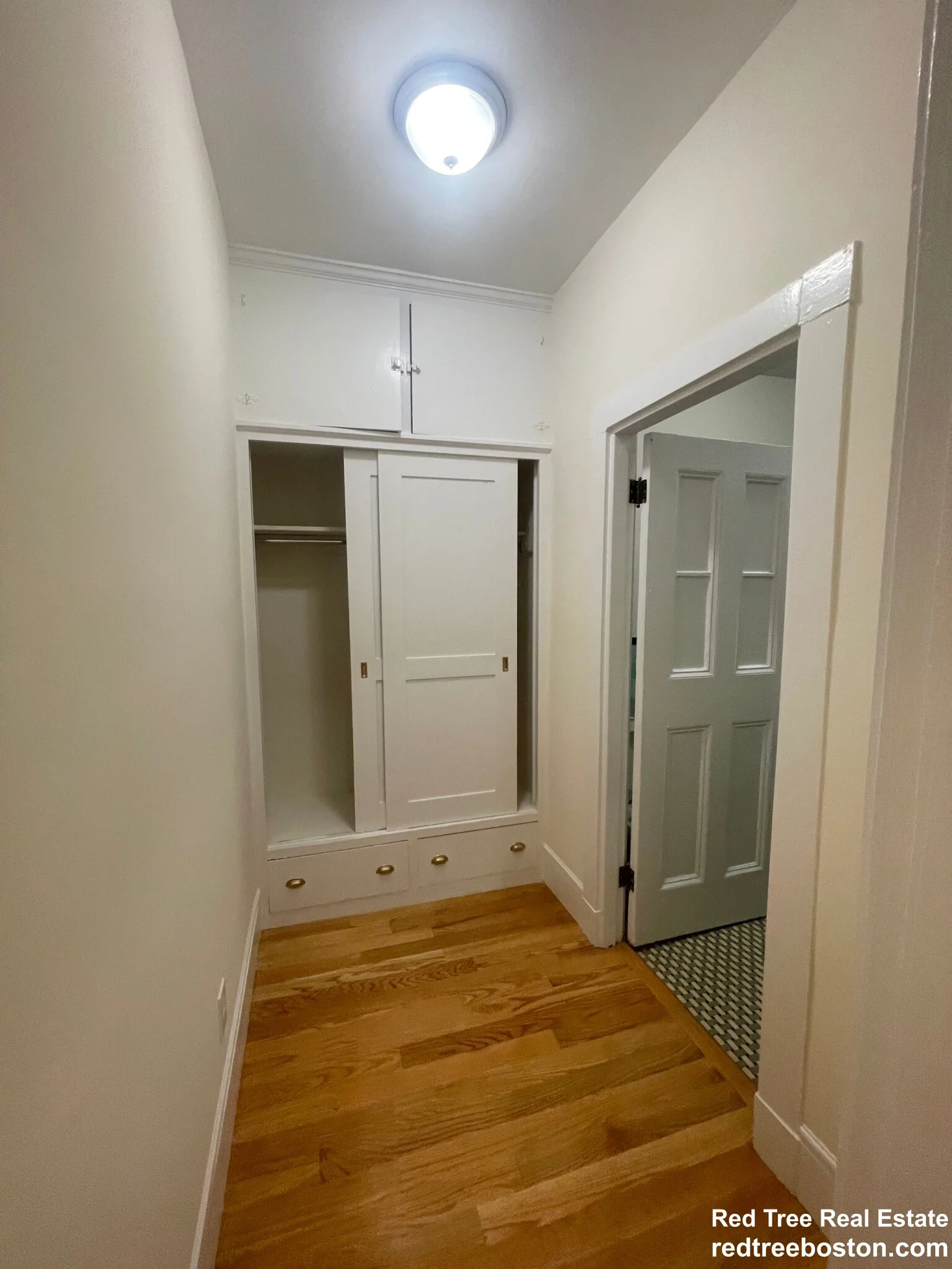Studio bed, 1 bath apartment for rent at 504 Beacon St Unit 504-54, Back Bay — photo 4 of 7
