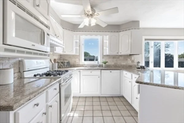 3 bed, 2 bath apartment for rent at 504 Cross St Unit 1, Malden — photo 1 of 14