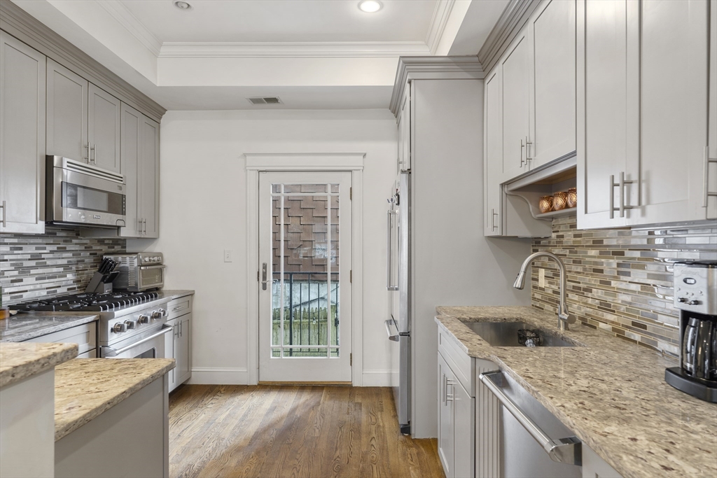 2 bed, 2.5 bath apartment for rent at 504 E 8th Unit 1, South Boston — photo 4 of 14