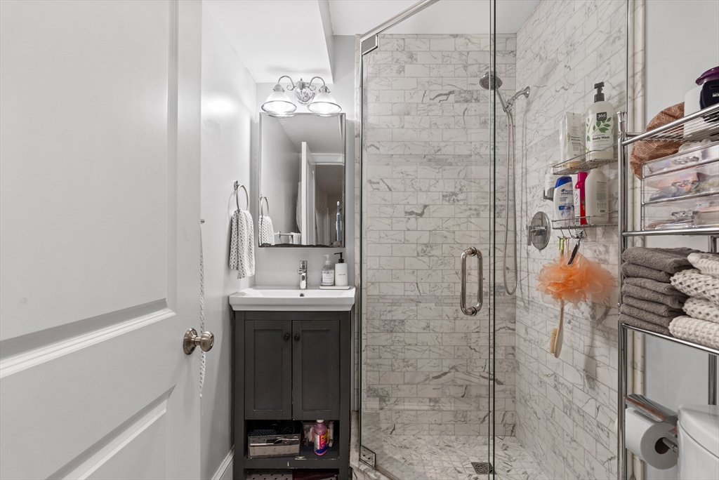 2 bed, 2.5 bath apartment for rent at 504 E 8th Unit 1, South Boston — photo 10 of 14