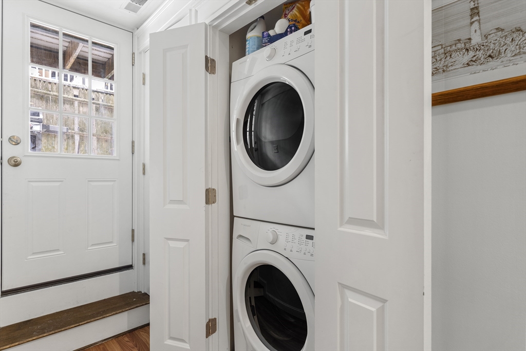 2 bed, 2.5 bath apartment for rent at 504 E 8th Unit 1, South Boston — photo 13 of 14