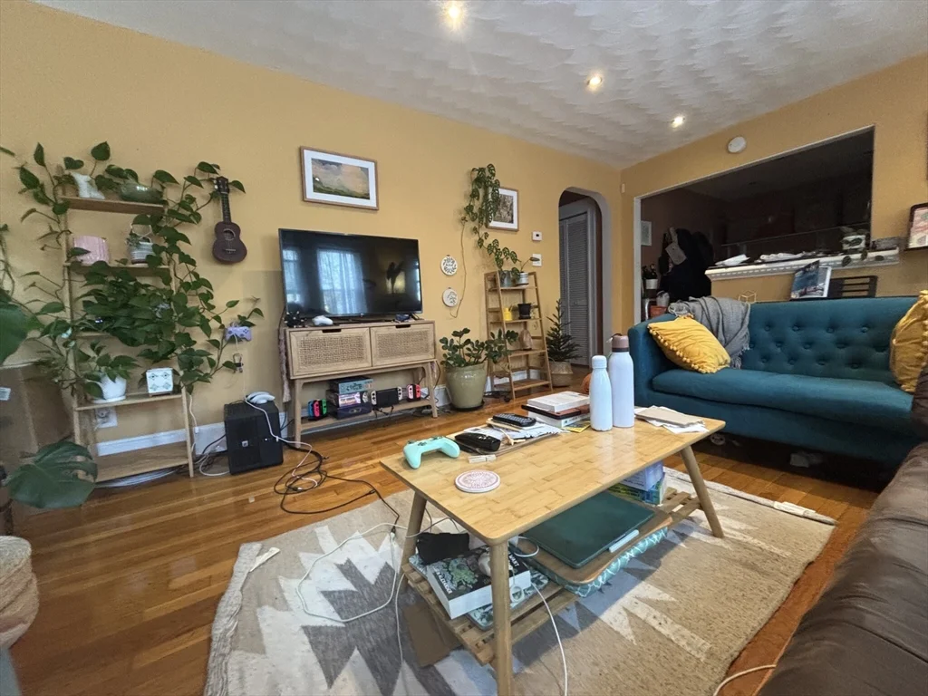 3 bed, 1 bath apartment for rent at 504 Washington St Unit 1, Aspinwall Hill — photo 8 of 13