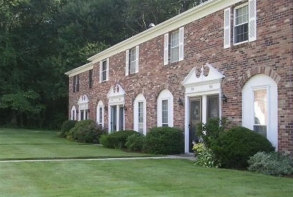 2 bed, 1 bath apartment for rent at 504 Windsor Dr Unit 504, Framingham — photo 1 of 9