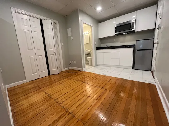 Studio bed, 1 bath apartment for rent at 505 Beacon St Unit 1, Back Bay — photo 2 of 8