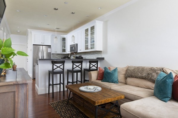2 bed, 2 bath apartment for rent at 505 E 3rd St Unit 2, South Boston — photo 1 of 11