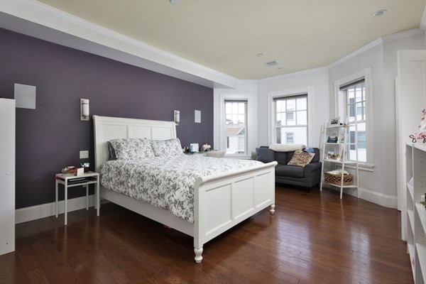 2 bed, 2 bath apartment for rent at 505 E 3rd St Unit 2, South Boston — photo 4 of 11
