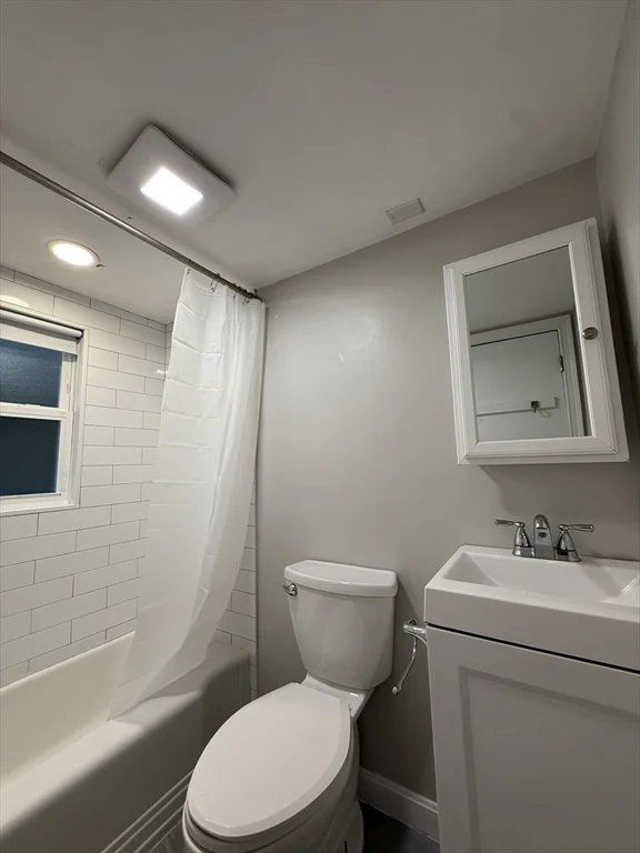 Studio bed, 1 bath apartment for rent at 505 Talbot Unit B1, Dorchester — photo 7 of 10