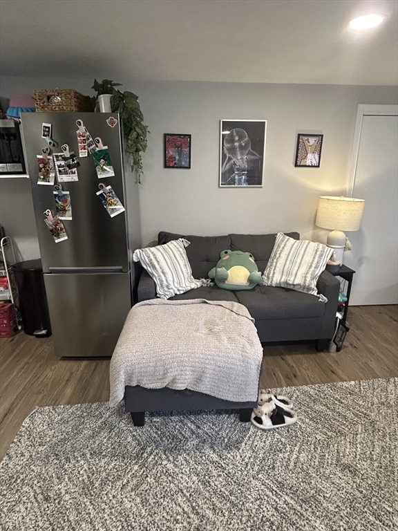 Studio bed, 1 bath apartment for rent at 505 Talbot Unit B1, Dorchester — photo 5 of 10